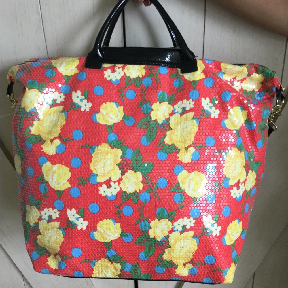 🌺🌼Betsey Johnson Floral Sequin Travel Bag🌼🌺 - Picture 2 of 8